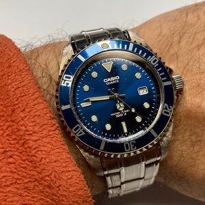 Casio vintage MTD-1010 blue dial, metal bracelet, new battery